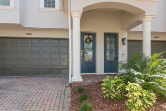 4625 Overlook Dr NE in St. Petersburg, FL - Building Photo - Building Photo