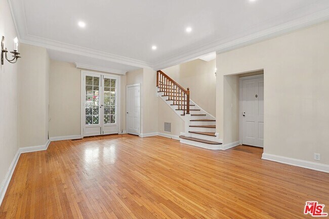 420 S Beverwil Dr in Beverly Hills, CA - Building Photo - Building Photo