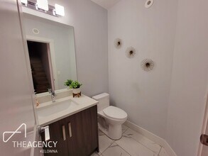 1015 Stockwell Ave in Kelowna, BC - Building Photo - Building Photo