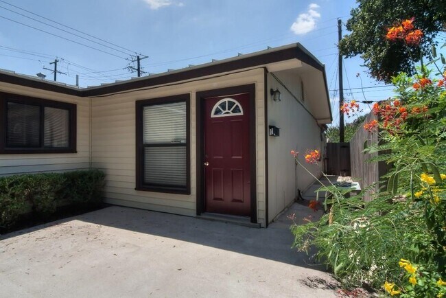 1615 Westmoor Dr in Austin, TX - Building Photo - Building Photo