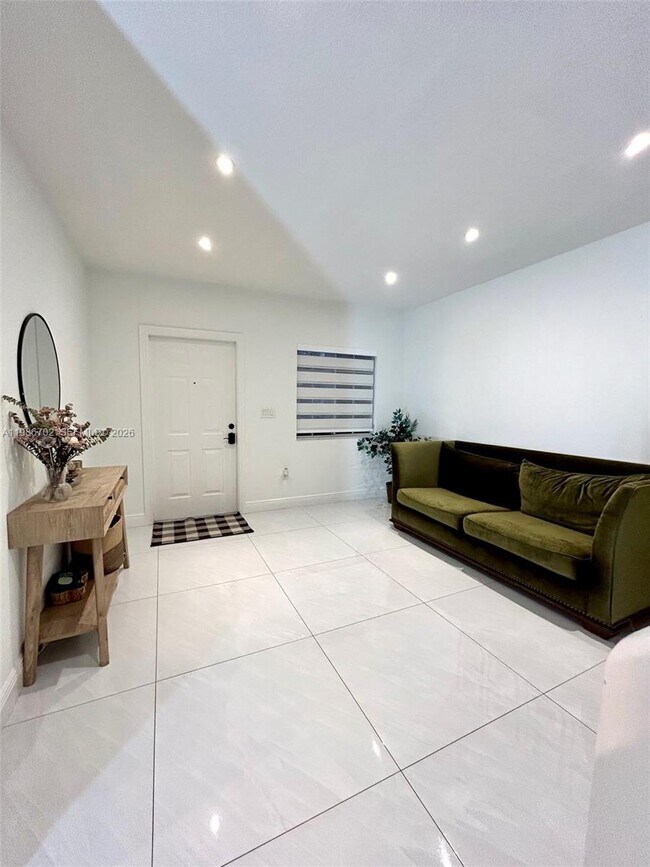 14892 SW 9th Ln in Miami, FL - Building Photo - Building Photo