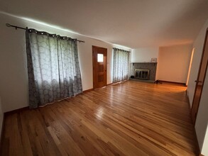 1295 Morrow Rd in Pittsburgh, PA - Building Photo - Building Photo