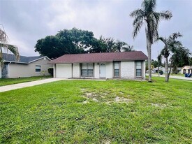 7020 Wentworth Way in New Port Richey, FL - Building Photo