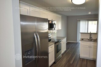 1920 Northrop Dr in Whitsett, NC - Foto de edificio - Building Photo