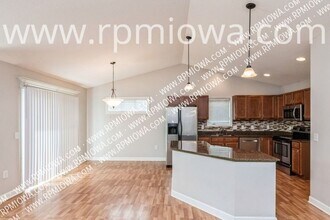 5016 NE Innsbruck Dr in Ankeny, IA - Building Photo - Building Photo
