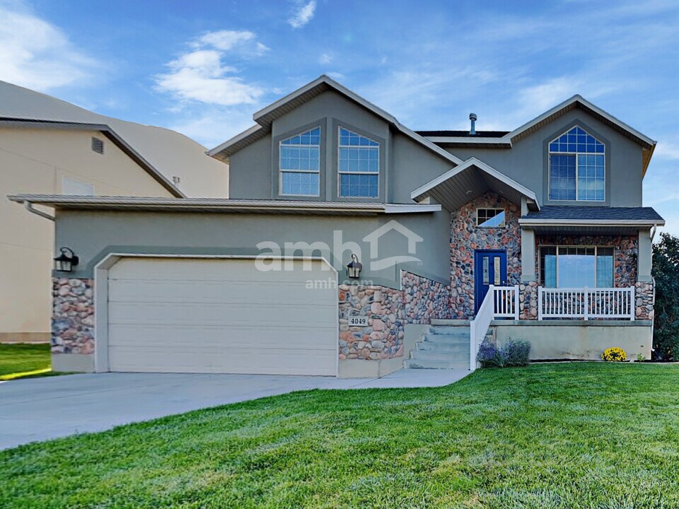 4049 W Cimarron in Cedar Hills, UT - Building Photo
