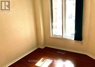 5359 Bullrush Dr in Mississauga, ON - Building Photo - Building Photo