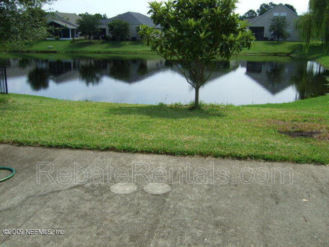 221 Brookchase Ln W in Jacksonville, FL - Building Photo - Building Photo