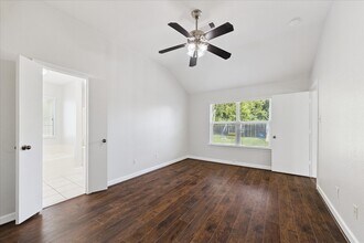 5703 Wandering Creek Dr in Richmond, TX - Building Photo - Building Photo