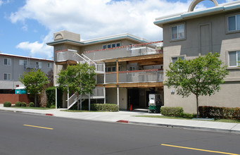 625 Cedar in San Carlos, CA - Building Photo - Building Photo