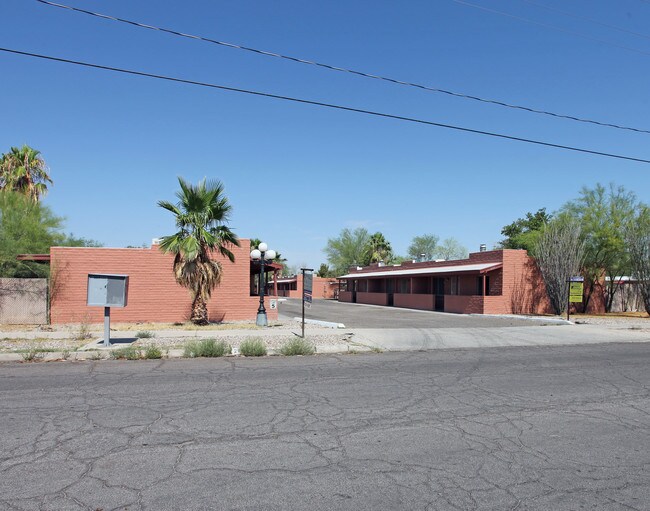 2511-2517 N Geronimo Ave in Tucson, AZ - Foto de edificio - Building Photo
