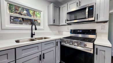 480 Valley Rd in Crestline, CA - Building Photo - Building Photo