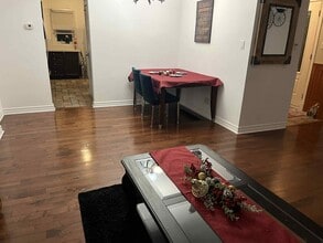 2299 Wiseman Crt in Mississauga, ON - Building Photo - Building Photo