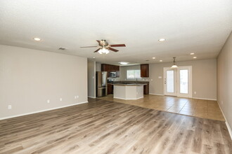 516 Tweeter Dr in Fort Worth, TX - Building Photo - Building Photo