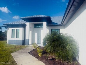 3673 62nd Ave NE in Naples, FL - Building Photo - Building Photo