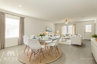 2752 Ctr Crk Ln in Fort Worth, TX - Building Photo - Building Photo