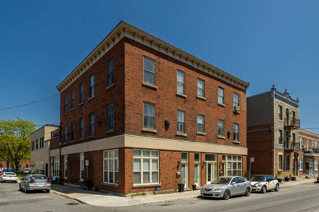 870-890 Saint-Louis Rue in Montréal, QC - Building Photo - Building Photo
