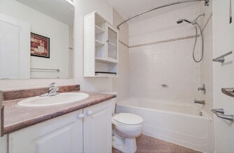 3036 Dewridge Ave in Oakville, ON - Building Photo - Building Photo