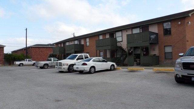 Angie's Apartment in Harlingen, TX - Building Photo