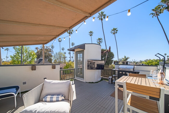 property at 906 Victoria Ave