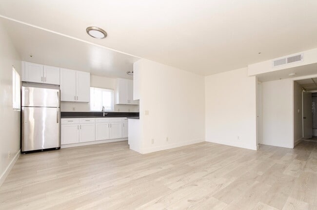 Berendo in Los Angeles, CA - Foto de edificio - Building Photo