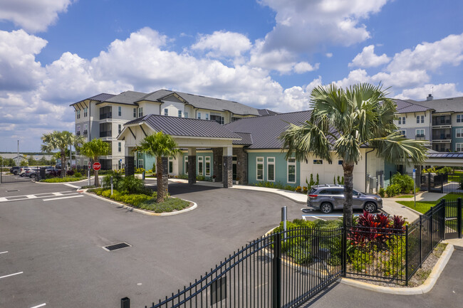 The Pointe at Siena Ridge 55+ Active Adult Apartment Homes in Davenport, FL - Foto de edificio - Building Photo