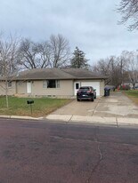 108 Meadow Ln in Mankato, MN - Building Photo