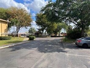 2605 W 67th Pl in Hialeah, FL - Building Photo - Building Photo