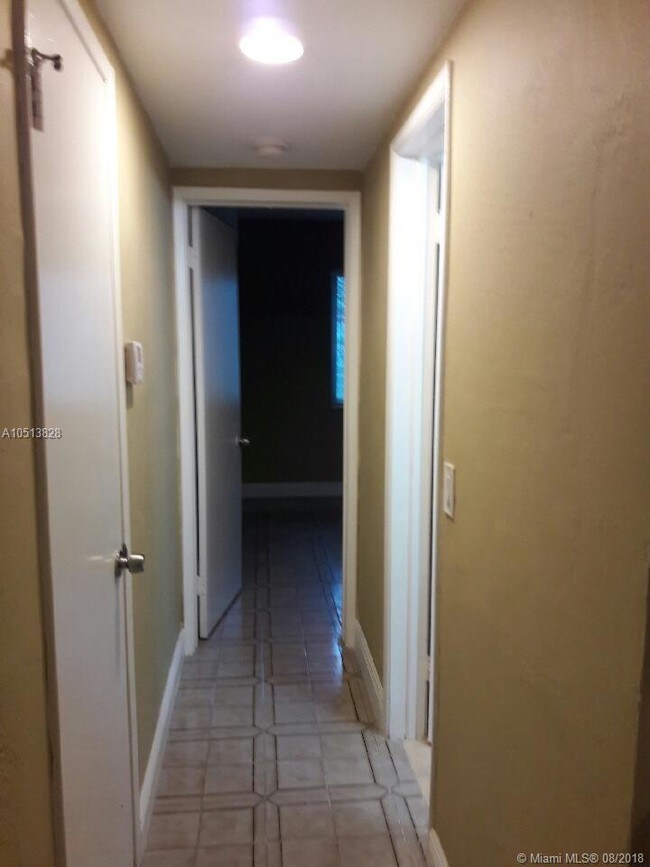 1862 NW 15th St-Unit -- in Miami, FL - Building Photo - Building Photo