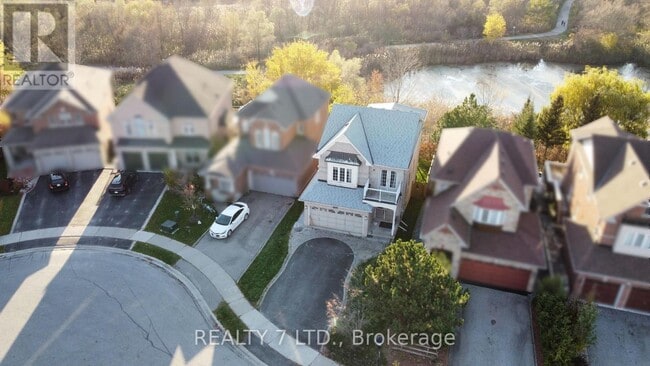 property at 816 Walsh Ct