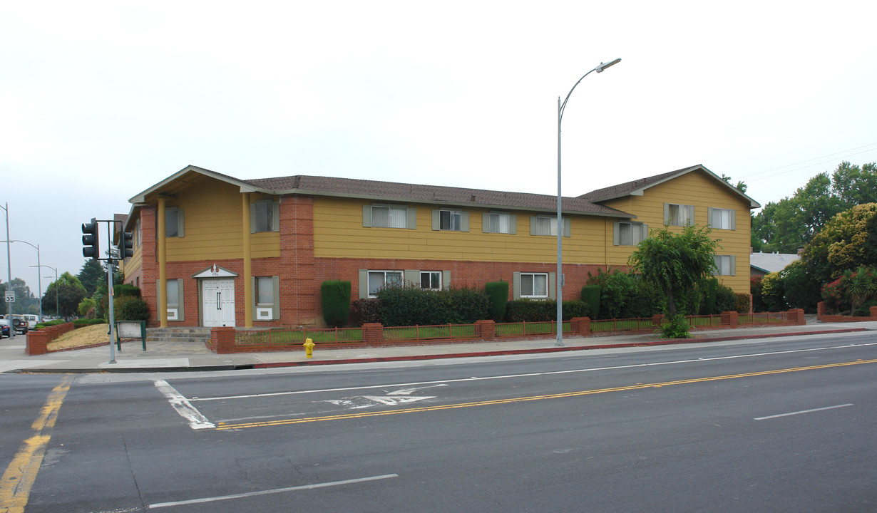 Jefferson Manor in San Jose, CA - Building Photo