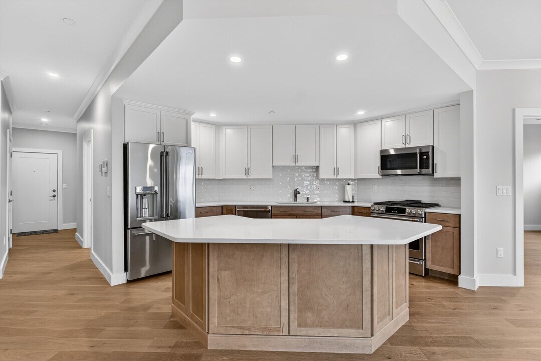 55 Pointe Pl in Dover, NH - Building Photo