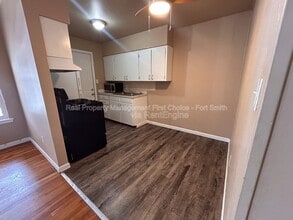 2301 S V St, Unit 7 in Fort Smith, AR - Building Photo - Building Photo