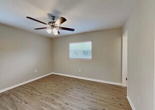 1704 Newton St in Orlando, FL - Foto de edificio - Building Photo