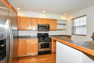 2107 E Jefferson St in Seattle, WA - Building Photo - Building Photo