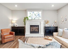 6439 Alvina Ct in Inver Grove Heights, MN - Building Photo - Building Photo