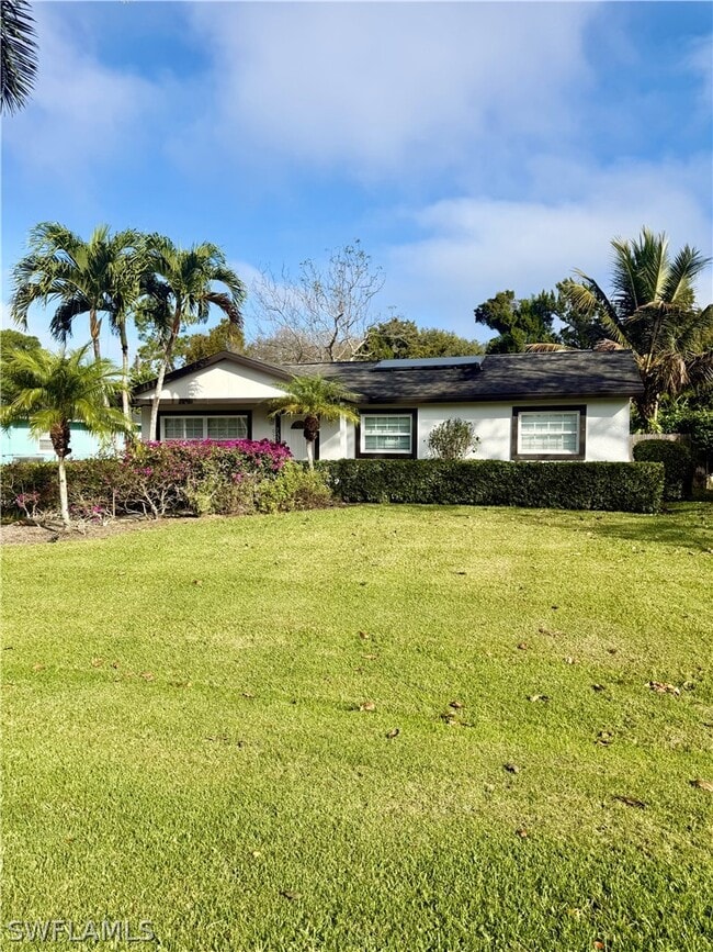 733 Pine Cone Ln in Naples, FL - Building Photo - Building Photo