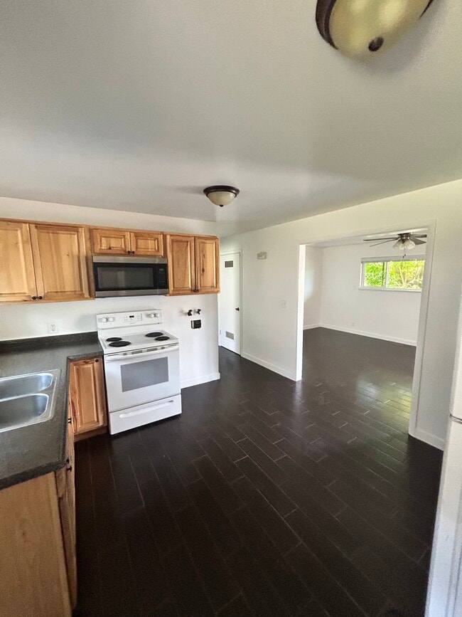 181 E 1000 N, Unit #7 in Logan, UT - Foto de edificio - Building Photo