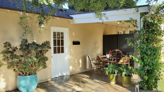 3222 Ingledale Ter, Unit Atwater Village Studio in Los Angeles, CA - Building Photo - Building Photo