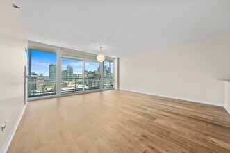 757 N Orleans St in Chicago, IL - Building Photo - Building Photo