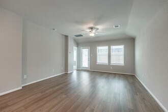 17586 Rosette Grass Dr in The Woodlands, TX - Building Photo - Building Photo