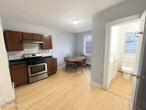 56 Alexander St in Albany, NY - Building Photo - Building Photo