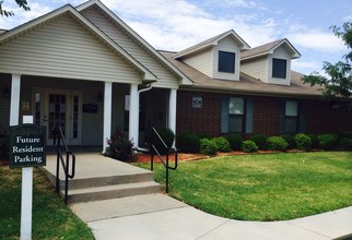 Park Ridge Apartments in McPherson, KS - Building Photo - Building Photo