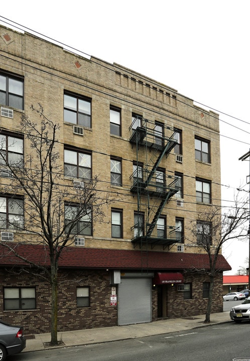 135 Franklin St in Jersey City, NJ - Building Photo