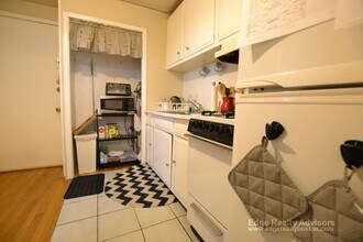1305 Commonwealth Ave, Unit 4 in Boston, MA - Building Photo - Building Photo
