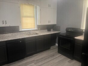 805 N 5th St, Unit 805 N 5th St in Mankato, MN - Foto de edificio - Building Photo