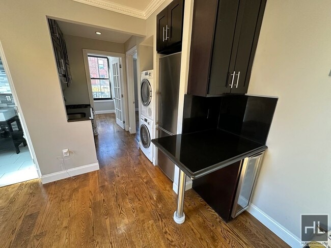 East 10th Street in New York, NY - Building Photo - Building Photo
