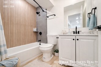 838 Normandie Ave, Unit 14 in Los Angeles, CA - Foto de edificio - Building Photo