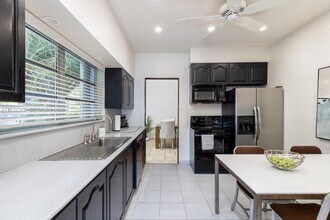 1134 Harrison St in Hollywood, FL - Building Photo - Building Photo