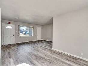 7622 S Hall St in Houston, TX - Foto de edificio - Building Photo